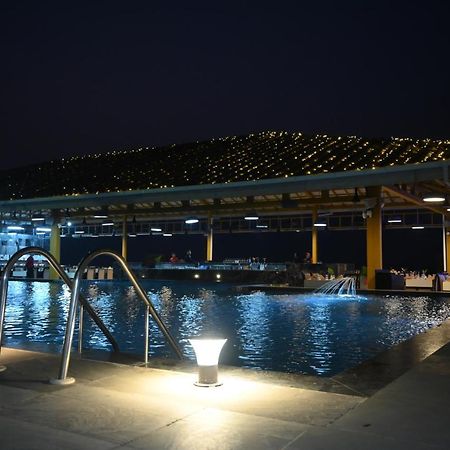 The Gold Beach Resort Daman Eksteriør bilde