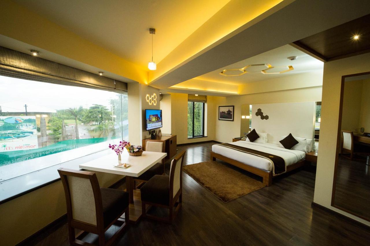 The Gold Beach Resort Daman Eksteriør bilde