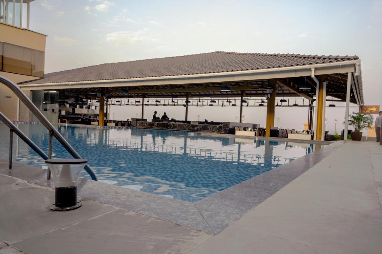 The Gold Beach Resort Daman Eksteriør bilde