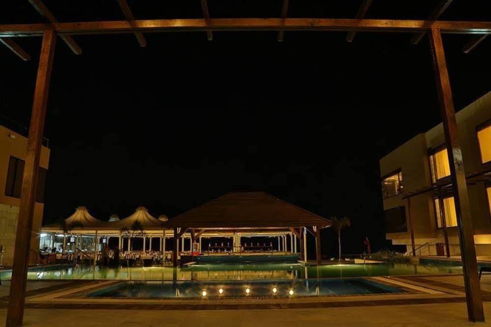 The Gold Beach Resort Daman Eksteriør bilde