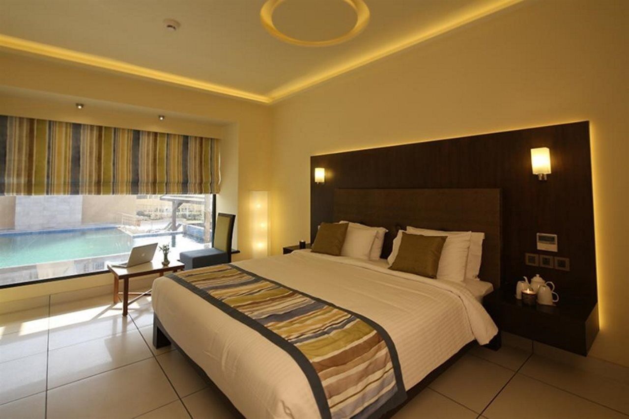 The Gold Beach Resort Daman Eksteriør bilde
