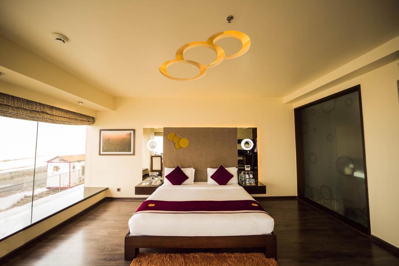 The Gold Beach Resort Daman Eksteriør bilde