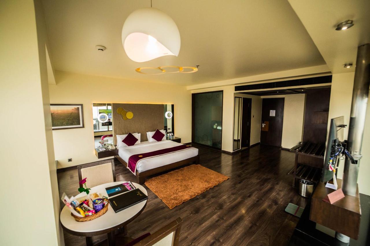 The Gold Beach Resort Daman Eksteriør bilde