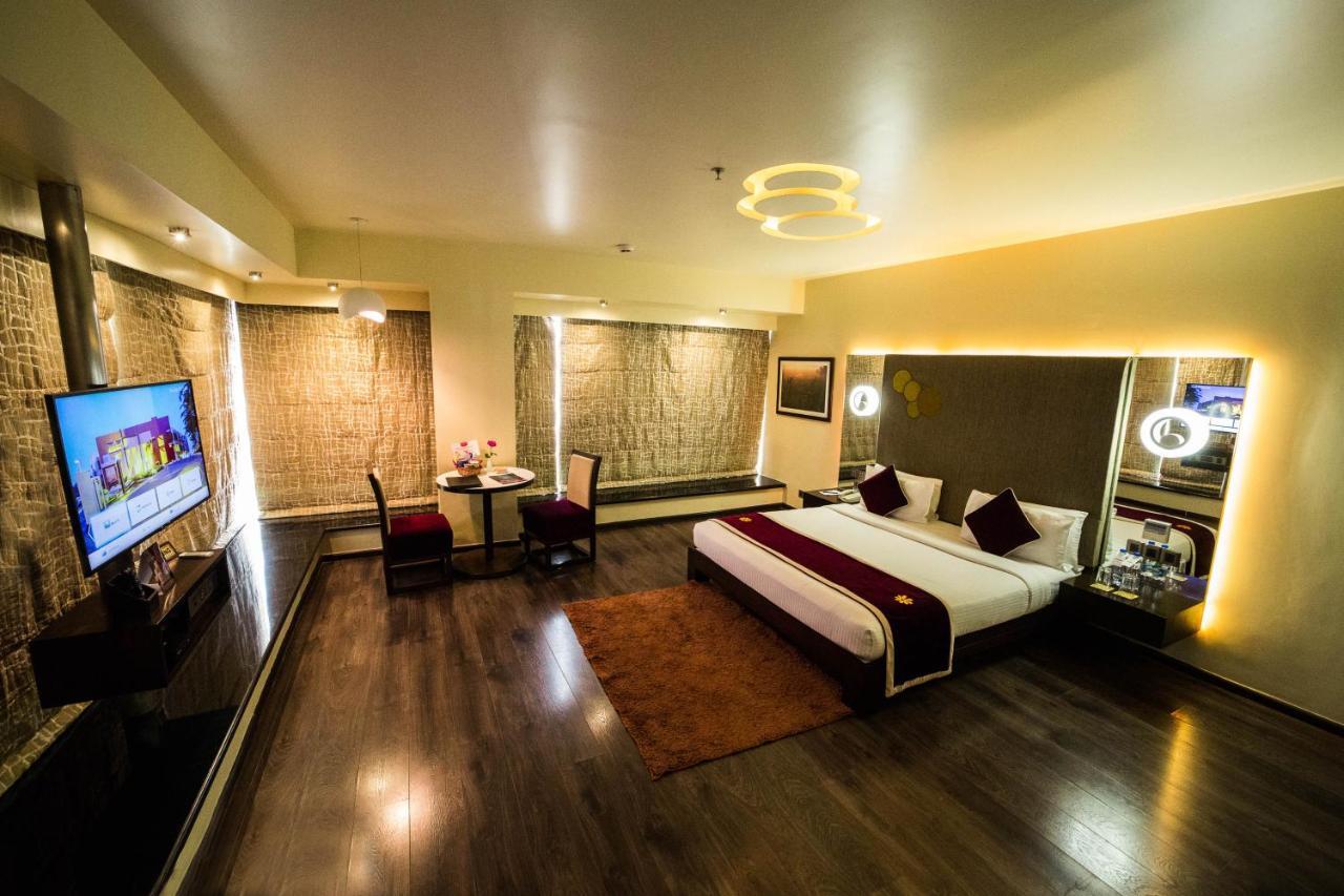 The Gold Beach Resort Daman Eksteriør bilde