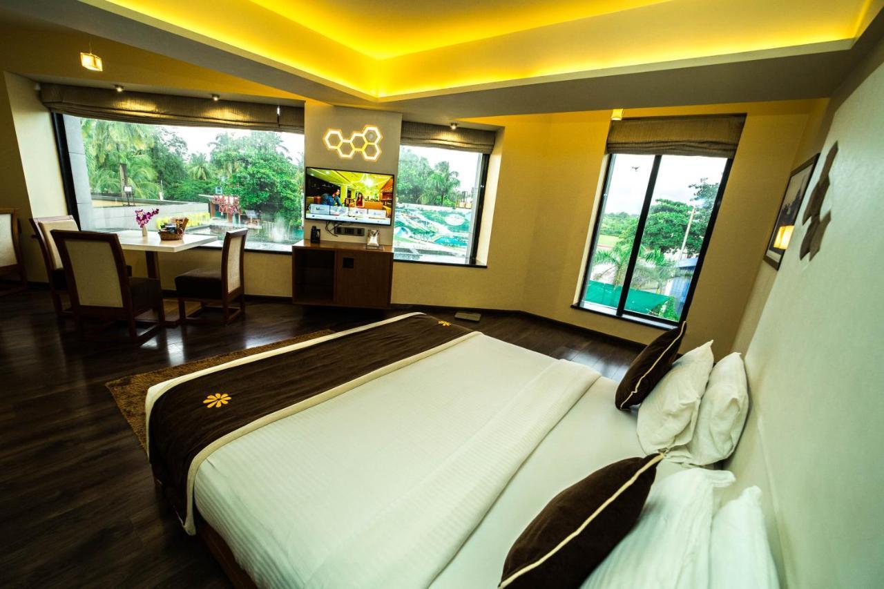 The Gold Beach Resort Daman Eksteriør bilde