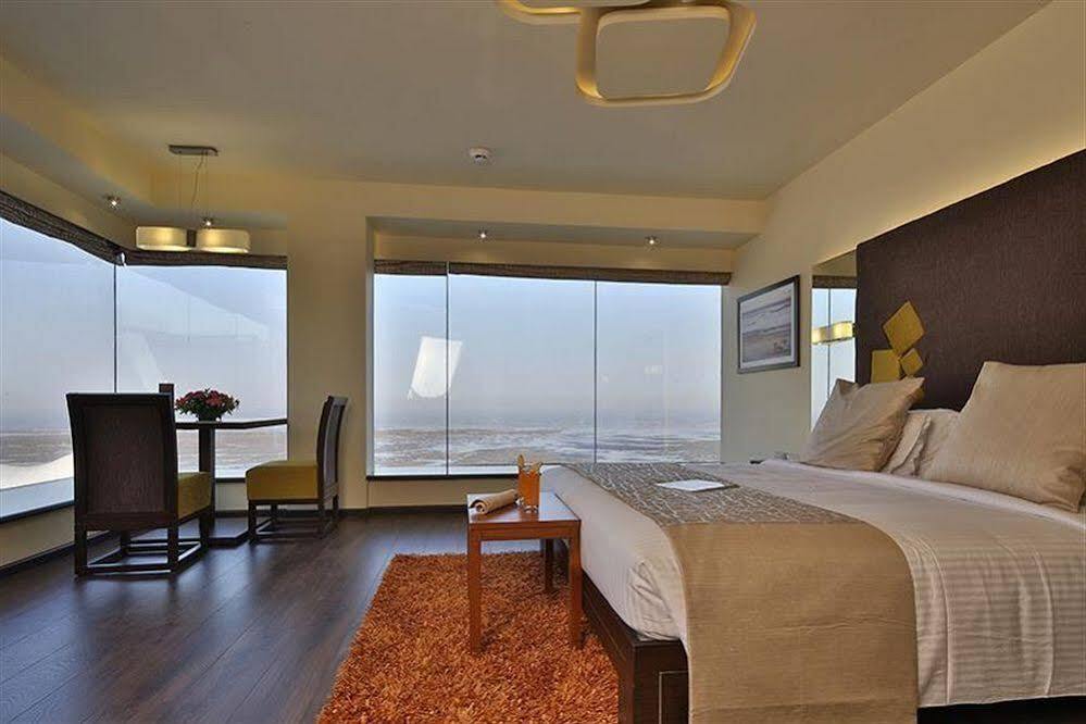 The Gold Beach Resort Daman Eksteriør bilde