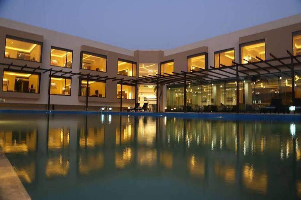 The Gold Beach Resort Daman Eksteriør bilde